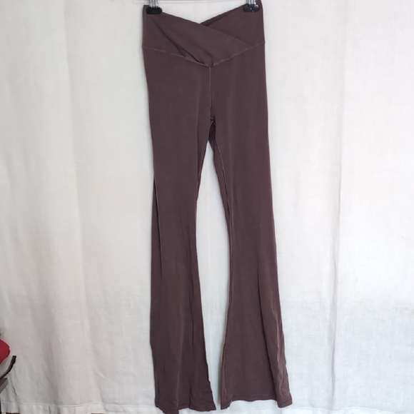 Aerie Taupe Grey Cross waist Flared Leggings Size Medium - Picture 1 of 5